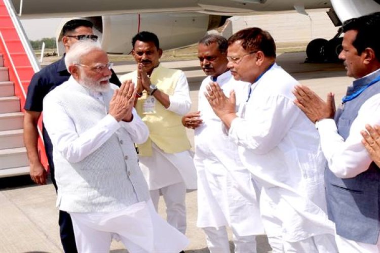 प्रधानमंत्री श्री मोदी का ग्वालियर आगमन पर हुआ स्वागत