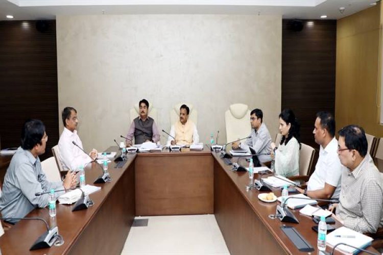 उप स्वास्थ्य केंद्रों और सामुदायिक स्वास्थ्य केंद्रों में टेलीमेडिसिन सेवाओं का किया जाए प्रभावी उपयोग: उप मुख्यमंत्री श्री शुक्ल