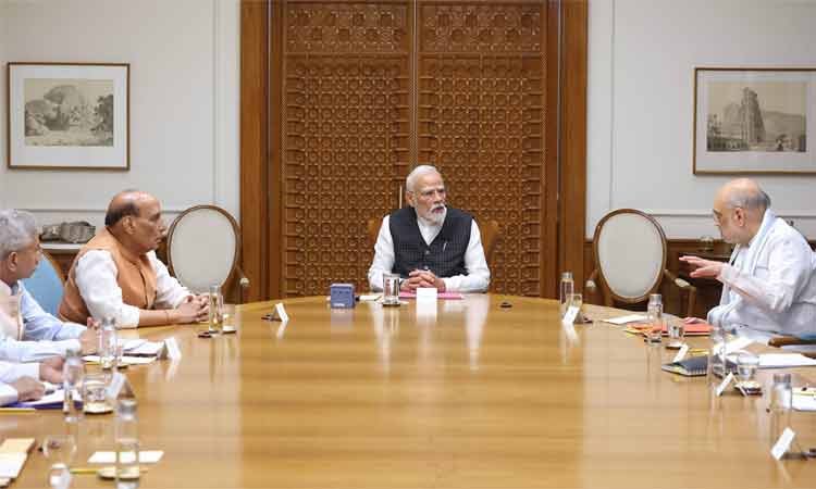 प्रधानमंत्री नरेन्द्र मोदी ने नई दिल्ली स्थित अपने आवास पर उच्च स्तरीय बैठक की