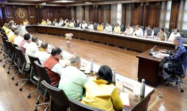 योगी कैबिनेट की महत्वपूर्ण बैठक में कुल 10 प्रस्तावों को मिली मंजूरी, ऑपरेशन सिंदूर पर अभिनंदन प्रस्ताव पास