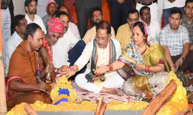 रायपुर : मुख्यमंत्री ग्राम दोकड़ा में भगवान जगन्नाथ मंदिर के प्राण प्रतिष्ठा कार्यक्रम में शामिल हुए