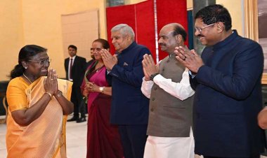 राष्ट्रपति द्रौपदी मुर्मू ने भारत के नए मुख्य न्यायाधीश न्यायमूर्ति भूषण रामकृष्ण गवई के स्वागत में रात्रिभोज का आयोजन किया