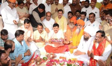 मुख्यमंत्री डॉ. यादव ने श्री अंगारेश्वर महादेव मंदिर में पूजन-अर्चन किया