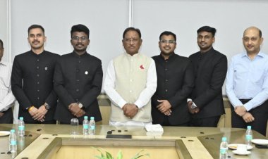 रायपुर : मुख्यमंत्री श्री विष्णुदेव साय से भारतीय प्रशासनिक सेवा 2024 बैच के प्रशिक्षु अधिकारियों ने की सौजन्य मुलाकात