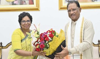 रायपुर : मुख्यमंत्री श्री विष्णु देव साय से राष्ट्रीय महिला आयोग की अध्यक्ष ने की सौजन्य मुलाकात
