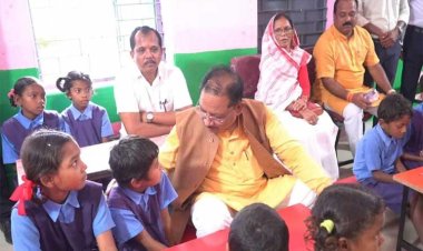 रायपुर : “पढ़ाई ठीक से करना है न… मोबाइल ज्यादा नहीं देखना”