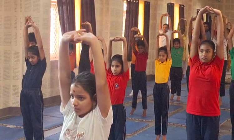 सागर के स्कूलों में योग दिवस को लेकर विविध आयोजन, छात्रों में उत्साह