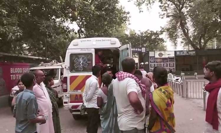 महिला पुलिसकर्मी को बुलेट सवार अपराधियों ने मारी गोली