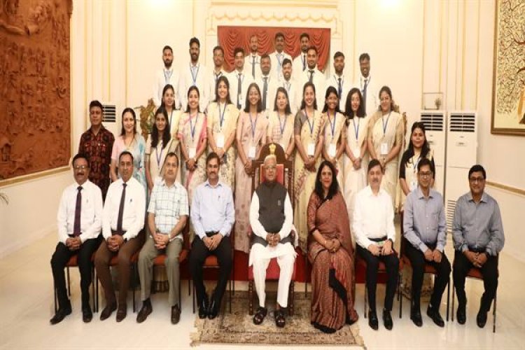 सेवा भाव के साथ जनसेवा ही लोक सेवक की पहचान : राज्यपाल श्री पटेल