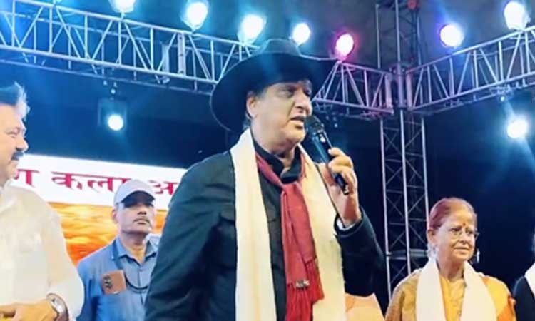 पटना: कंगन घाट गंगोत्सव का समापन, मुकेश खन्ना हुए शामिल