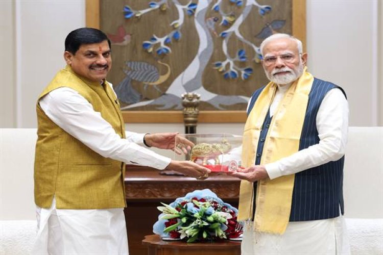 प्रधानमंत्री श्री मोदी से मुख्यमंत्री डॉ. यादव ने की मुलाकात
