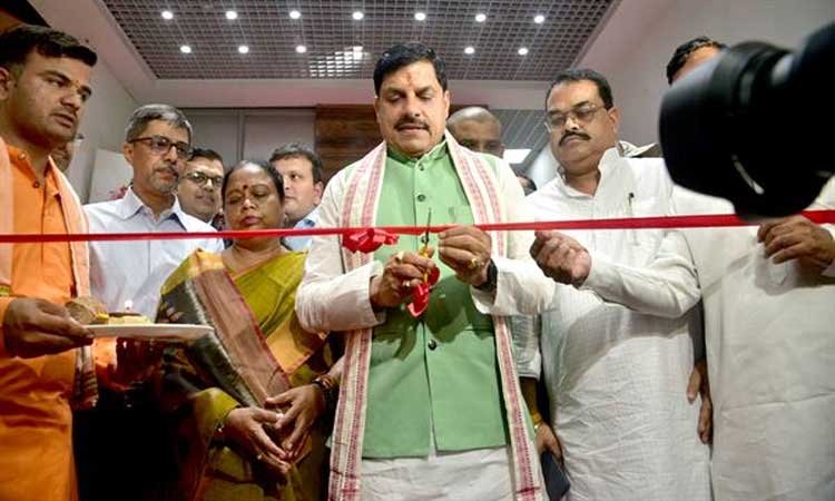 प्रधानमंत्री श्री मोदी ने रेल यात्रियों को विश्व स्तरीय सुविधाएं उपलब्ध कराईं : मुख्यमंत्री डॉ. यादव
