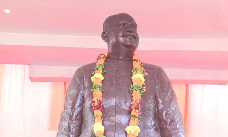 मुख्यमंत्री योगी ने डॉ. श्यामा प्रसाद मुखर्जी की 125वीं जयंती पर दी श्रद्धांजलि, बताया राष्ट्र का सच्चा सपूत
