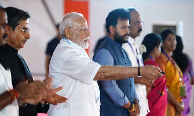 पीएम मोदी ने थूथुकुडी में 4800 करोड़ की परियोजनाओं का किया लोकार्पण, तमिलनाडु के विकास को दी नई गति