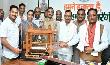 रायपुर : मुख्यमंत्री श्री विष्णु देव साय से बुनकर समाज के प्रतिनिधिमंडल ने की सौजन्य भेंट