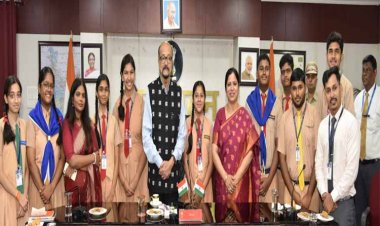 रायपुर : राज्यपाल से मिले हाई स्कूल के विद्यार्थी