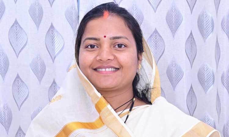 रायपुर : मंत्री लक्ष्मी राजवाड़े की पहल पर सूरजपुर जिले को विकास कार्याे की सौगात
