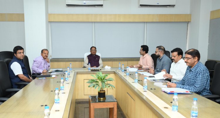 रायपुर : जनभागीदारी से करें आदिवासी बाहुल्य ग्रामों का समग्र विकास: मुख्यमंत्री ने आदि कर्मयोगी अभियान की समीक्षा बैठक में दिए निर्देश