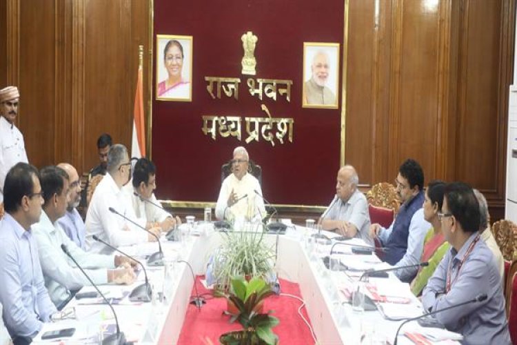 पीएम जनमन योजना के कार्यों की गुणवत्ता पर विशेष ध्यान दें : राज्यपाल श्री पटेल