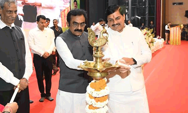 विकास और पर्यावरण संरक्षण की योजनाओं में सामंजस्य आवश्यक : मुख्यमंत्री डॉ. यादव