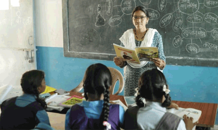 रायपुर : युक्तियुक्तकरण से कोरकोमा मिडिल स्कूल में पढ़ाई हुई नियमित