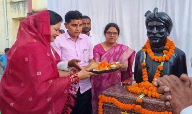रायपुर : शहीद वीरनारायण सिंह के बलिदान आने वाली पीढ़ियों को सदैव प्रेरित करता रहेगा- मंत्री श्री टंक राम वर्मा