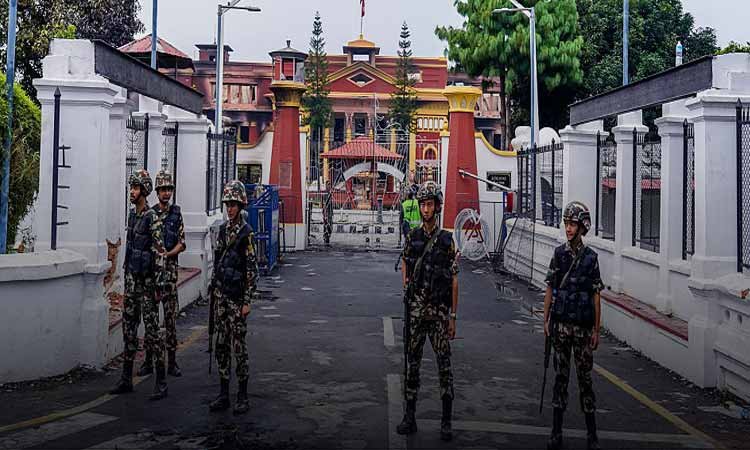 नेपाल में अंतरिम सरकार पर संशय: सेना की सक्रियता और राजनीतिक खींचतान से संकट गहराया