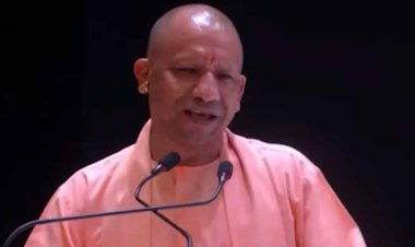 योगी आदित्यनाथ का अखिलेश यादव पर प्रहार: “गद्दी विरासत में मिल सकती है, बुद्धि नहीं”