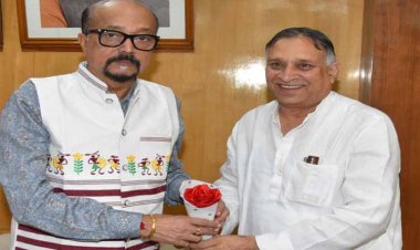 रायपुर : राज्यपाल श्री डेका से छत्तीसगढ़ दिव्यांगजन वित्त विकास निगम के अध्यक्ष श्री कावड़िया ने की सौजन्य भेंट