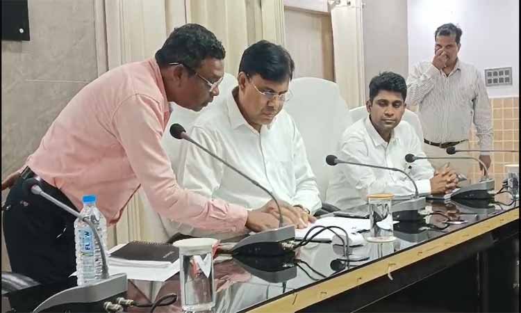 बक्सर की चार विधानसभा सीटों पर 52 उम्मीदवारों के बीच कड़ा मुकाबला, जिलाधिकारी ने की शांतिपूर्ण मतदान की अपील