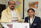 रायपुर : राष्ट्रपति पुरस्कार से सम्मानित एनएसएस की छात्रा लेखनी साहू ने राज्यपाल से की सौजन्य भेंट