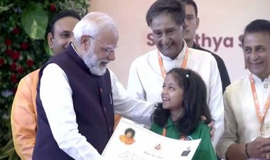 प्रधानमंत्री मोदी ने नवा रायपुर में ‘‘दिल की बात’’ कार्यक्रम में बच्चों से की मुलाकात, सौंपा जीवन उपहार प्रमाणपत्र